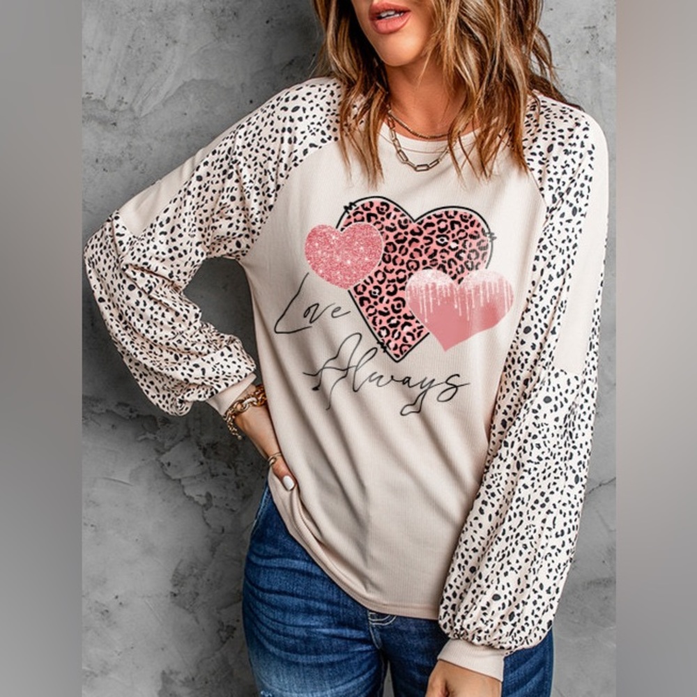 Khaki Love Always Heart Leopard Color Block Raglan Sleeve Graphic Top